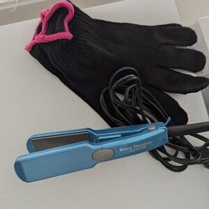 BaBylissPRO Mini Travel 1 inch wide Flat Iron + FREE Heat Resistant Gloves
